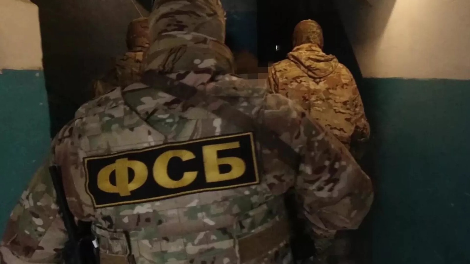 Rusiyada gizli hərbi məhsullar almaq istəyən şəxs yaxalanıb