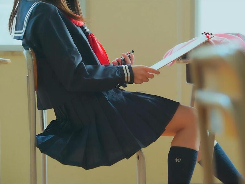 Fransa məktəblərdə müsəlman geyimlərini qadağan edəcək