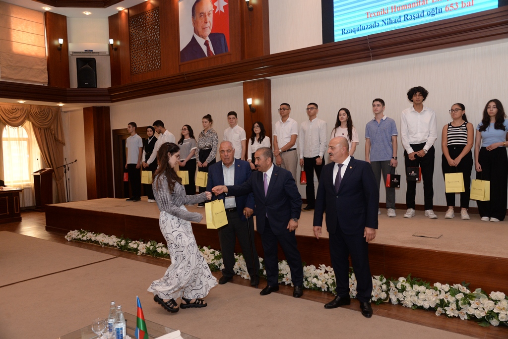 Nəsimi rayonunda “Heydər Əliyev və təhsil” adlı tədbir keçirilib