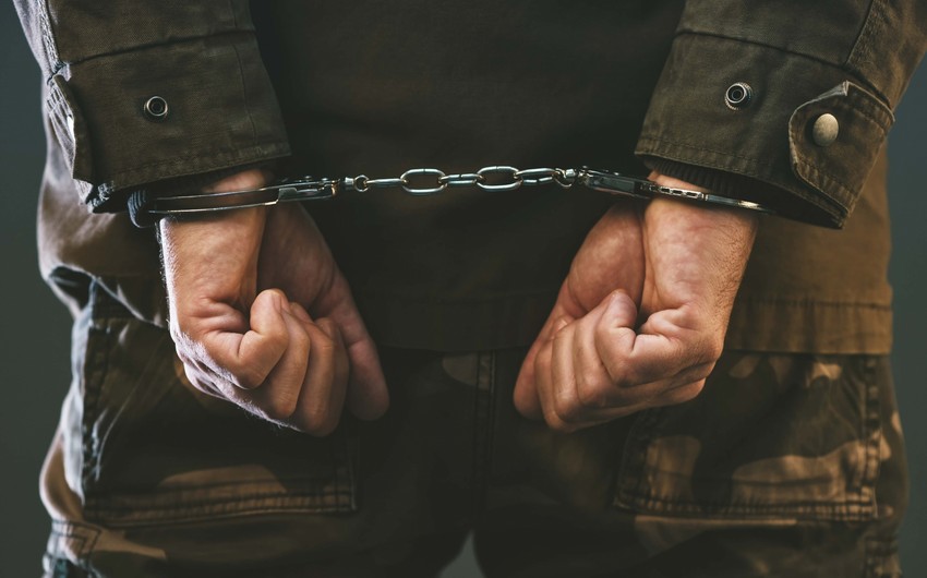 Rüşvət müqabilində avtomobil idxalını qanunsuz həyata keçirən daha bir vəzifəli şəxs ifşa olunub