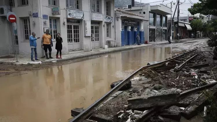 Yunanıstan və Bolqarıstanda ölənlərin sayı artır