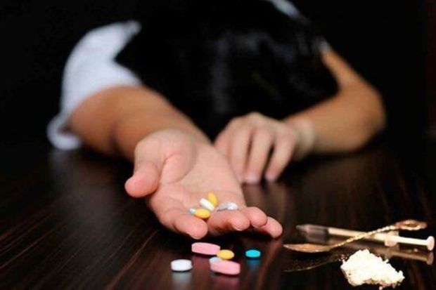 İranlı professor Bakıda xəstələrə narkotik tərkibli dərman verirmiş: 10 min manat ödəyib ölkəsinə qayıtdı