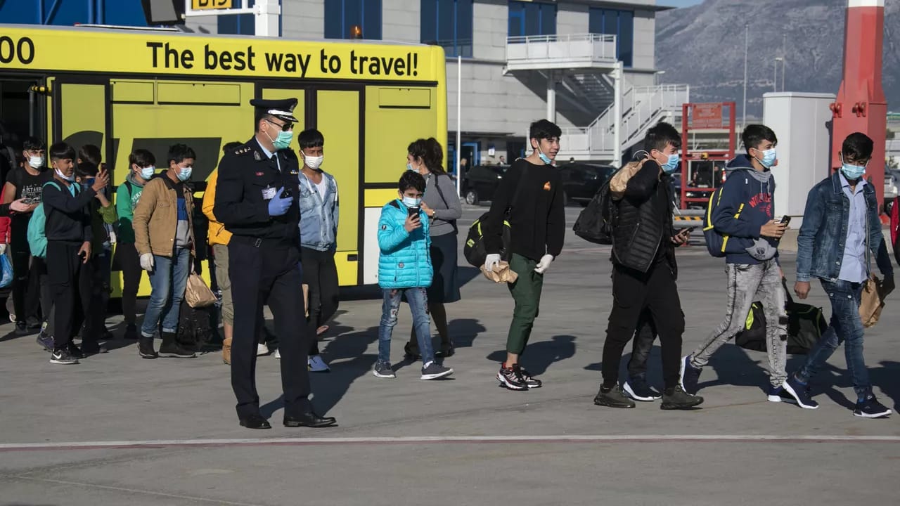 Almaniya İtaliyadan könüllü miqrantların qəbulu ilə bağlı razılaşmanı dayandırdı