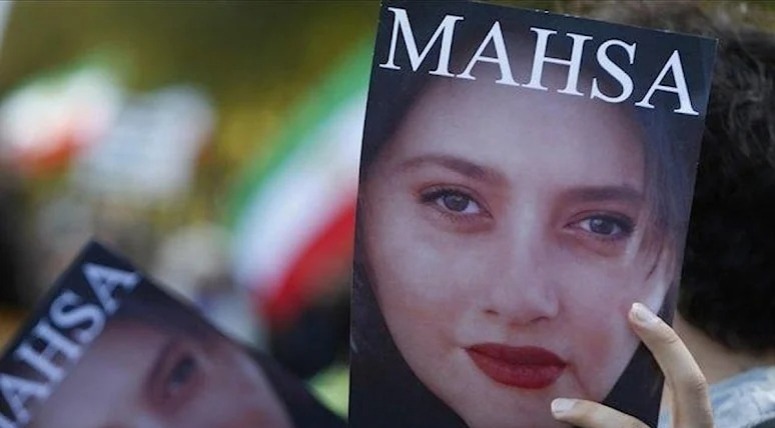 Məhsa Əmininin atasına sui-qəsd təşkil edildi