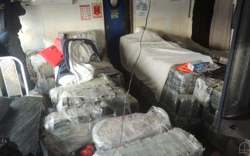 Braziliyanın hərbi dəniz qüvvələri rekord çəkidə kokain ələ keçirib