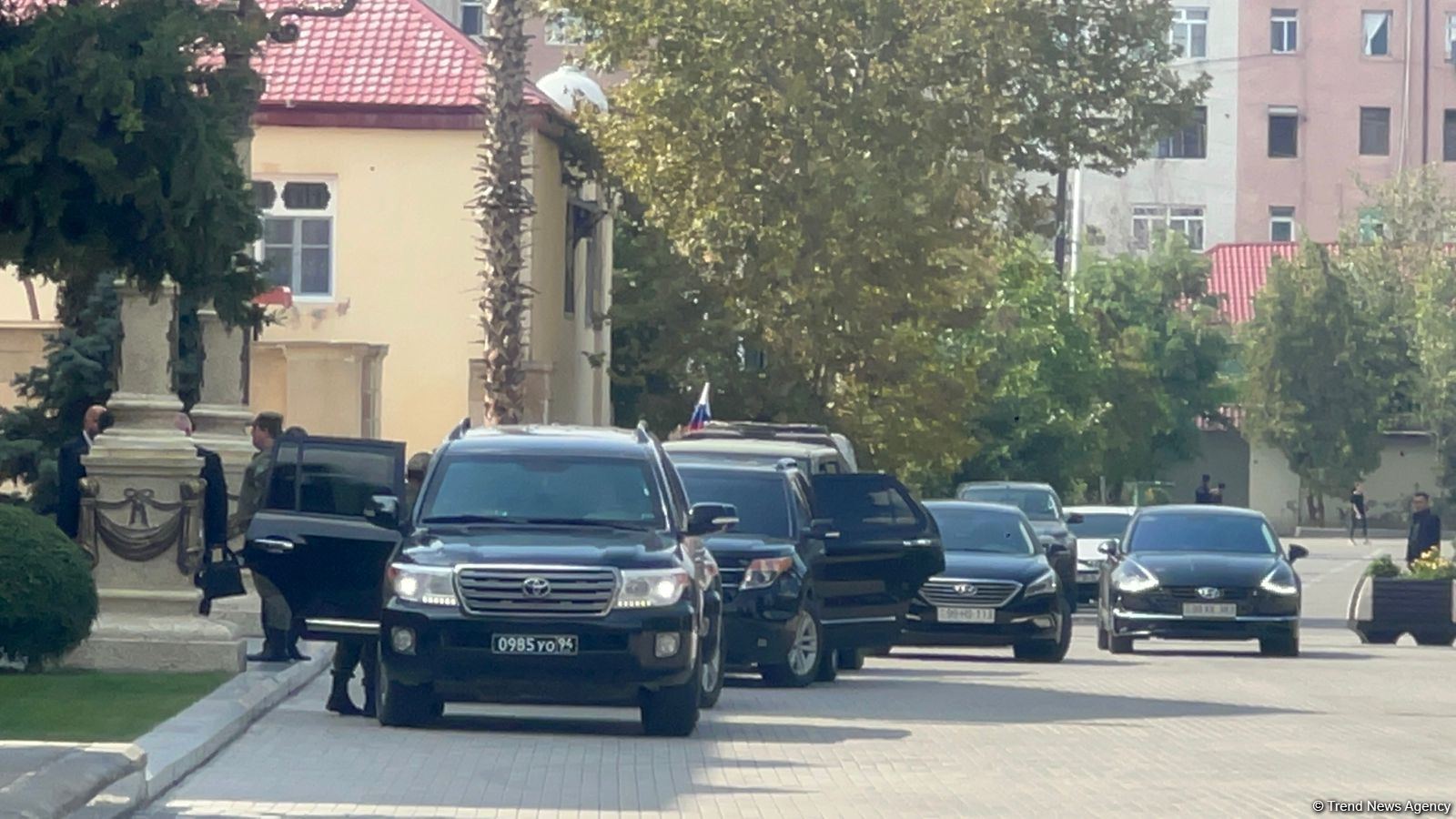 Qarabağ bölgəsinin erməni sakinlərinin nümayəndələri Yevlaxı tərk etdi (FOTO)