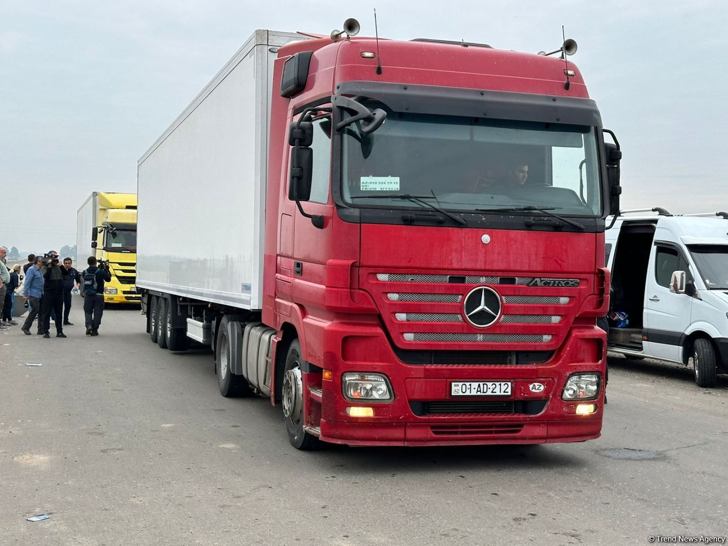 Центральные власти Азербайджана направили продовольственный груз армянским жителям Карабаха