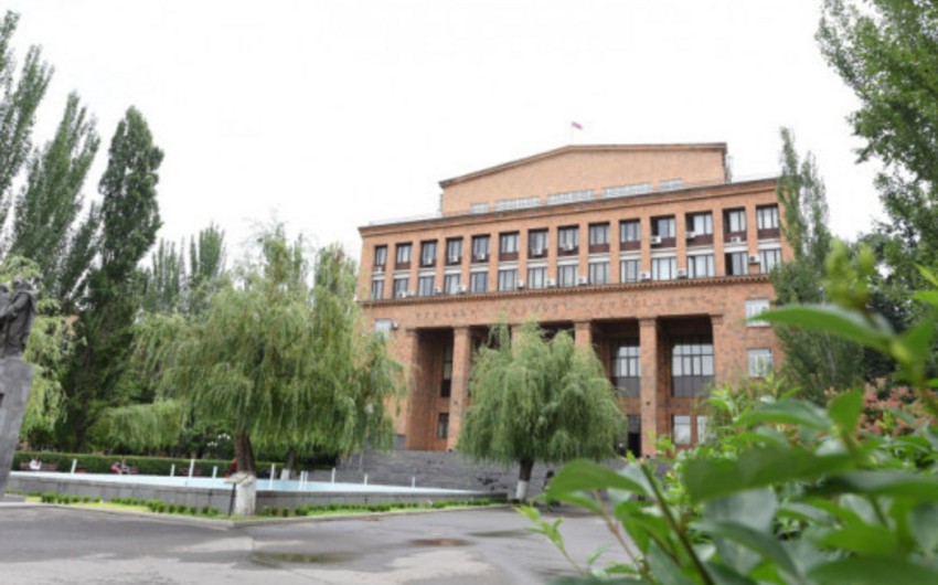 İrəvan Dövlət Universitetinin tələbələri tətil elan ediblər