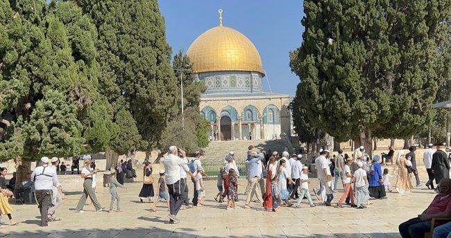 Fanatik yəhudilərin Məscidül-Əqsaya basqın edib