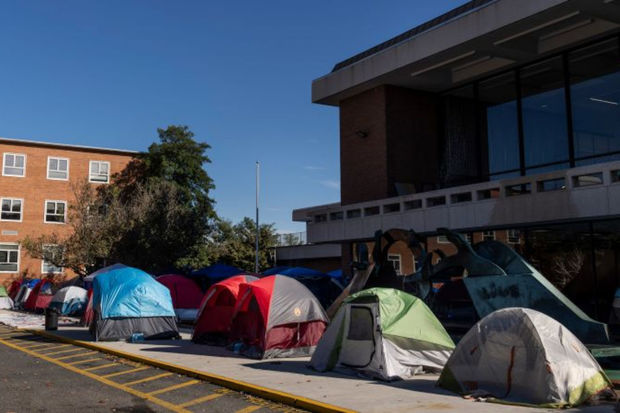 İtaliyada tələbələrdən yüksək kirayə qiymətlərinə etiraz: Aksiya təşkil etdilər