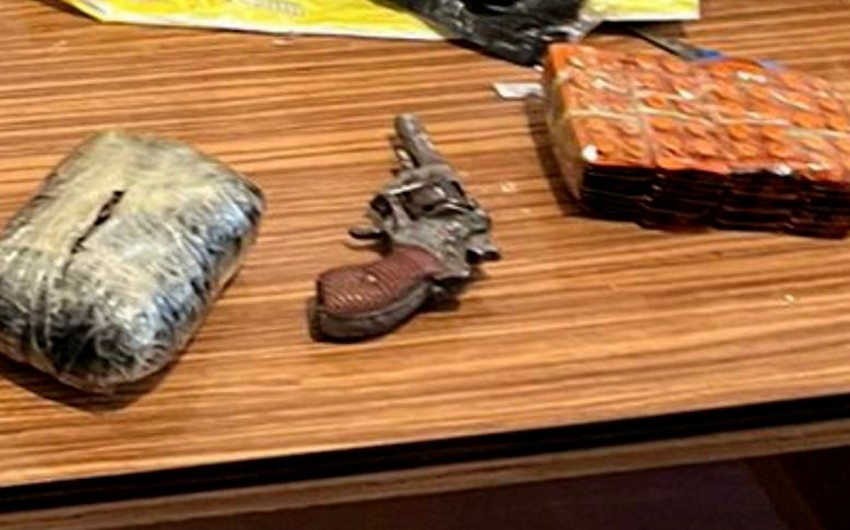 Bakıda narkotik satan və tapança gəzdirən şəxslər saxlanılıb