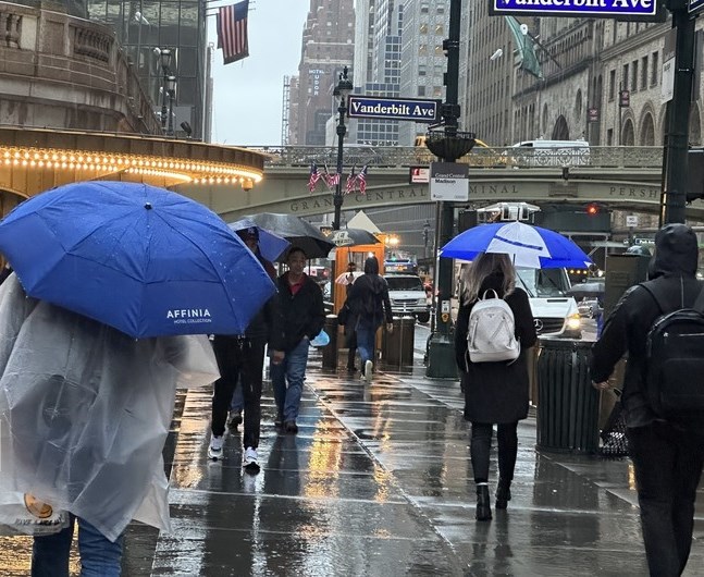 Nyu-Yorkda fövqəladə vəziyyət elan edilib, hava limanı bağlanıb