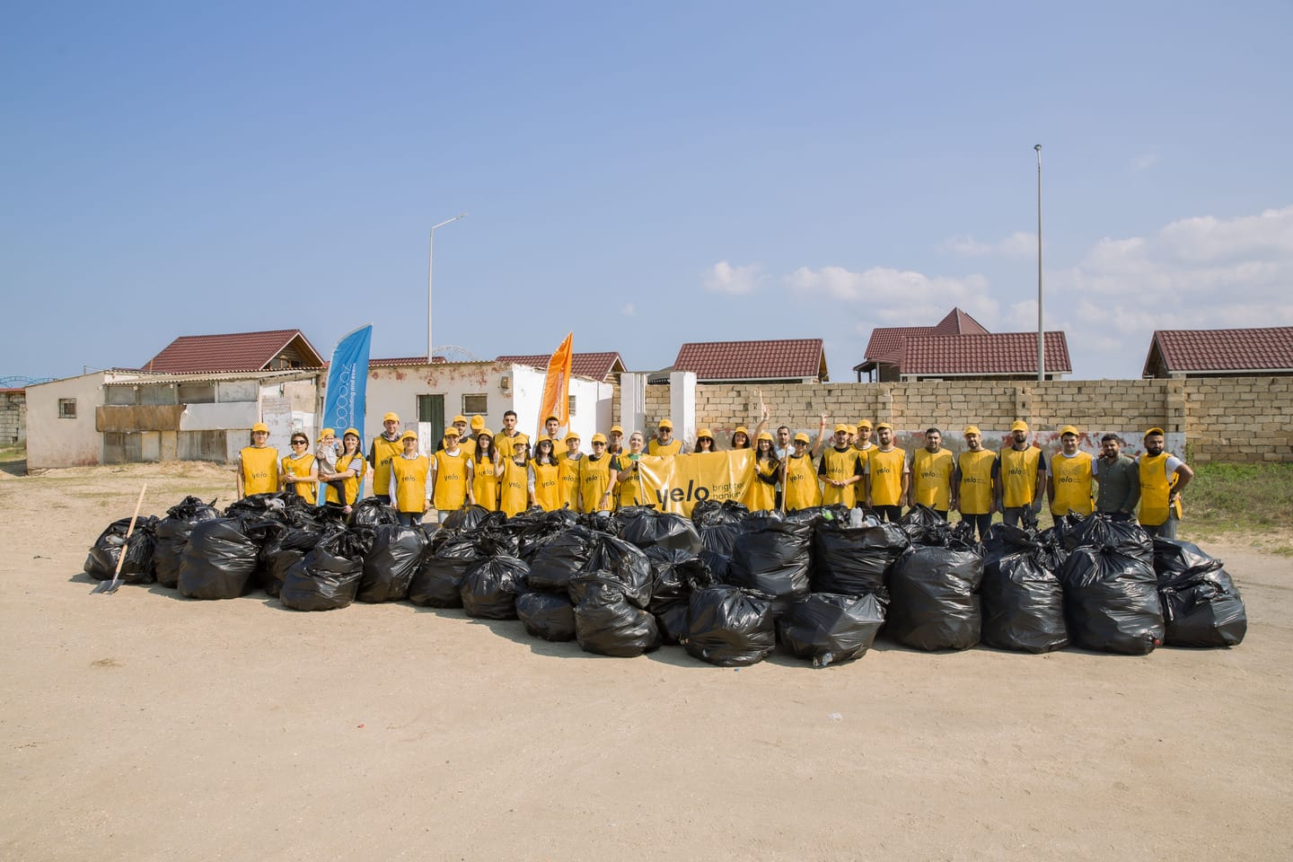 Yelo Bank провел экологическую акцию ради чистого Каспия