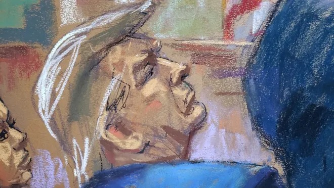 Tramp “dələduzluq” ittihamı ilə hakim qarşısına çıxdı