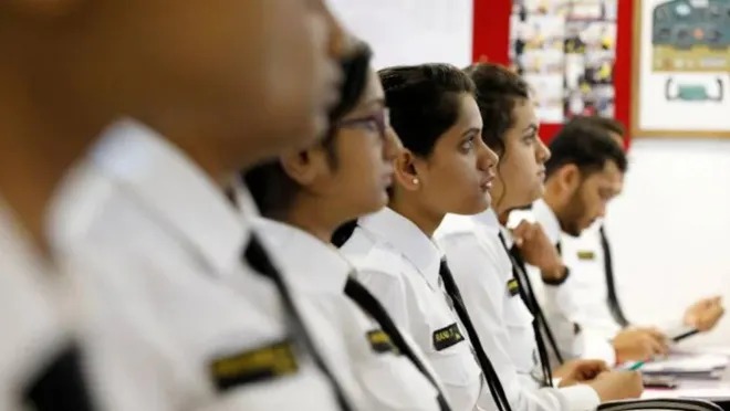 Hindistanda pilotlar və kabin heyəti üçün ətir qadağan edilib