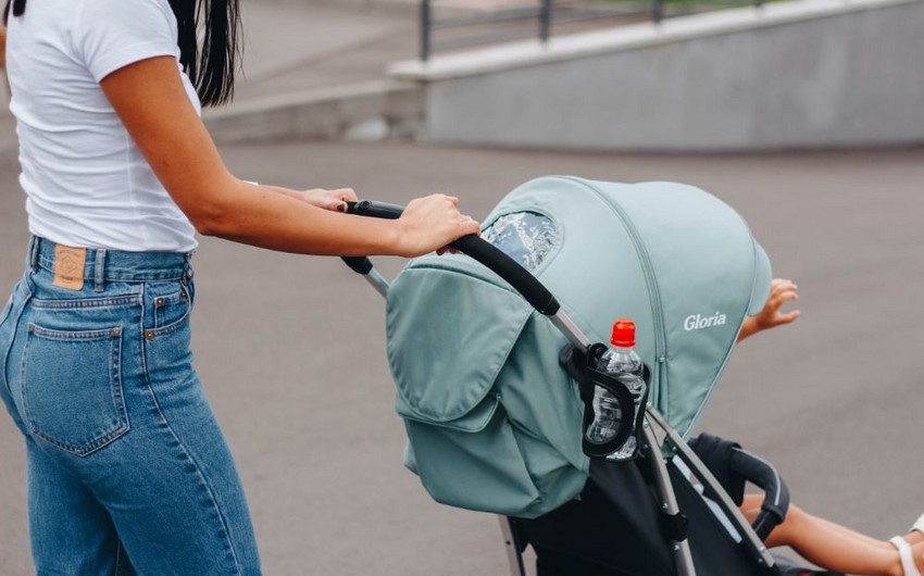 Bakıda avtomobil 1 yaşlı körpəni vurub