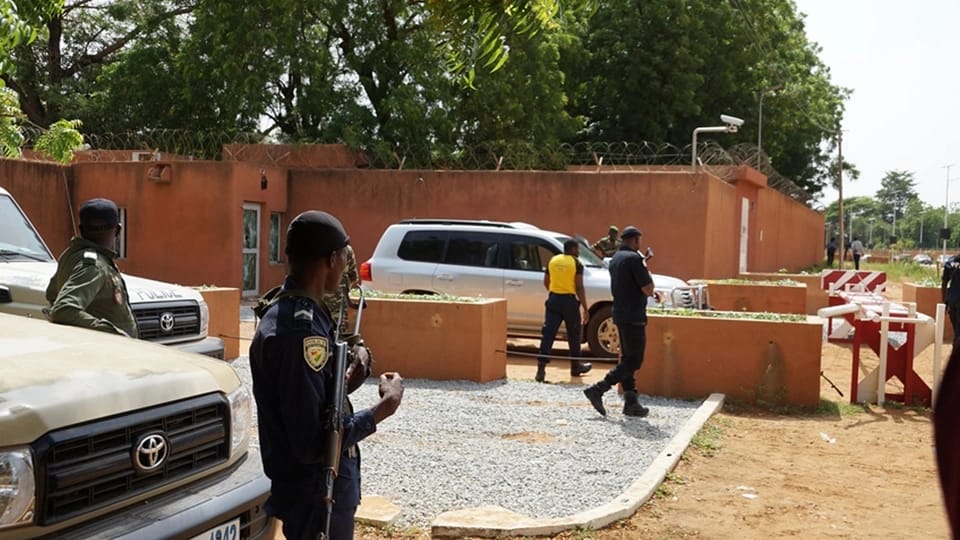 Fransa qoşunlarını Nigerdən çıxarmağa başlayıb