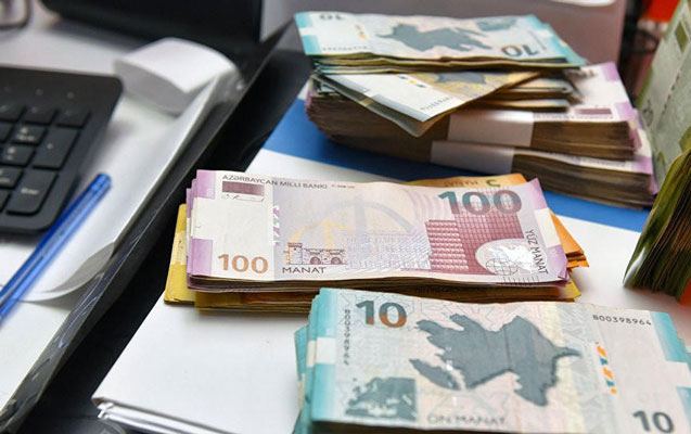 Bu şəxslərin maaşları artırıldı