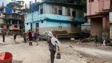 Hindistanda ölənlərin sayı artır: 31 nəfər həyatını itirib, 100 nəfər itkin düşüb