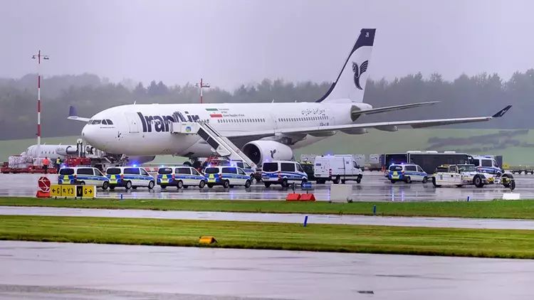 Hamburq hava limanında bütün uçuşlar dayandırılıb