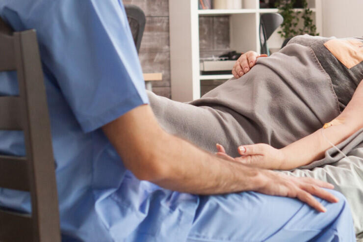 Reanimasiyada həkim qadına təcavüz etdi