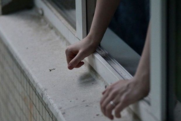 Bakıda kişi tanışı olan qadını hotelin pəncərəsindən atdı - MƏHKƏMƏ