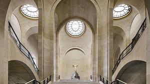 Luvr muzeyi təhlükəsizlik səbəbilə bağlanıb