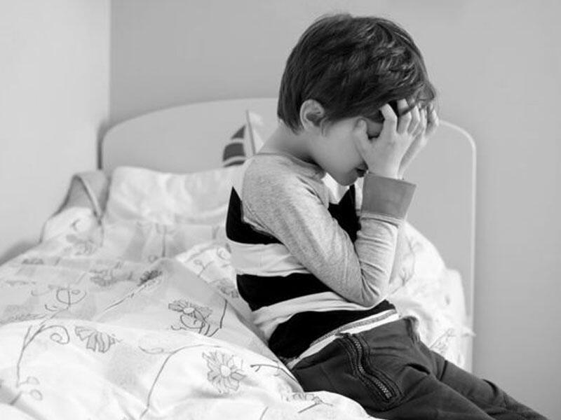 İki azyaşlı qonşusunu cinsi istismar etdi - Kiməsə desəniz kəsərəm