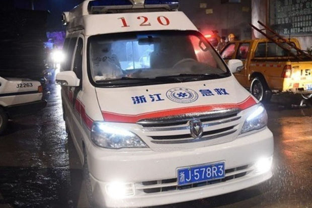 Çində fabrikdə dam uçub, ölənlər və yaralananlar var