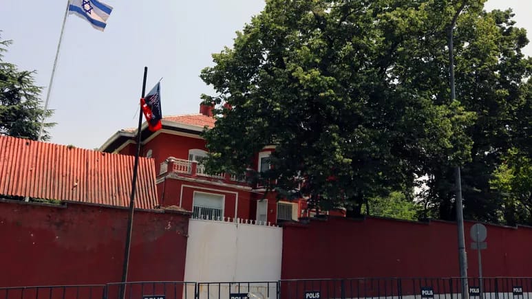 İsrail diplomatları təhlükəsizlik səbəbi ilə Türkiyəni tərk etdilər