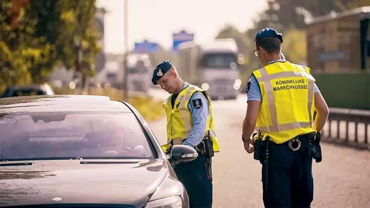 Avropa sərhəd tədbirlərini gücləndirir