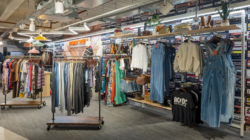 Məşhur ticarət mərkəzi bağlanır