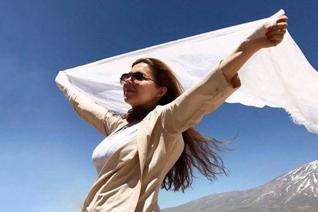 Hicabdan imtina edən iranlı aktrisalara filmlərdə çəkilmək qadağan olunub