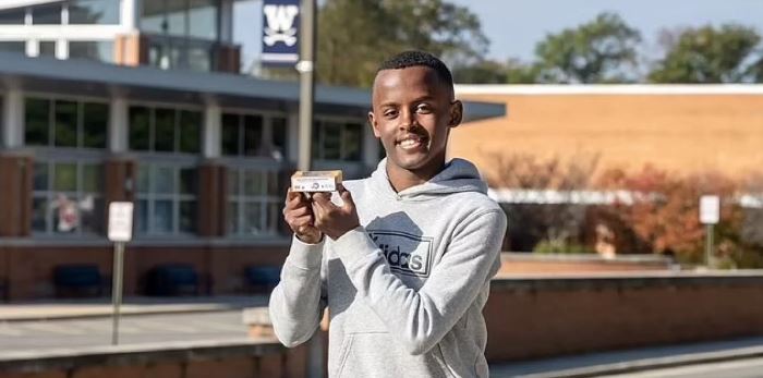 Tibb dünyasında ilk: 14 yaşlı şagird dəri xərçəngini müalicə edən sabun hazırladı