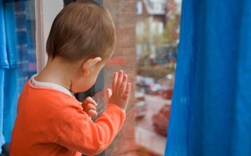 Gəncədə nənənin küçəyə atdığı azyaşlılara kəskin respirator virus infeksiyası diaqnozu qoyulub