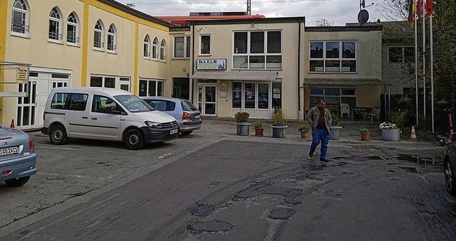 Almaniyada məscidlərə hücum təhdidi edilib