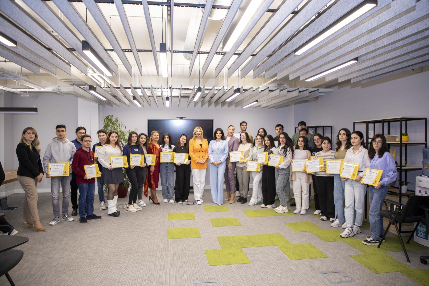 Yelo Bank станет первым рабочим местом для 3 студентов UNEC