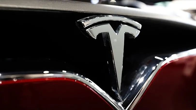 Tesla Almaniyadakı fabrikində işçilərin maaşlarını artırır