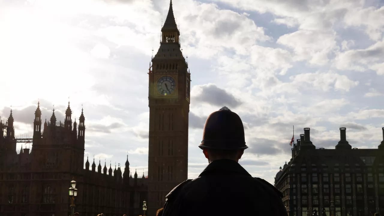 İngiltərə Avropada Adi Qüvvələr Müqaviləsində iştirakını dayandırdı