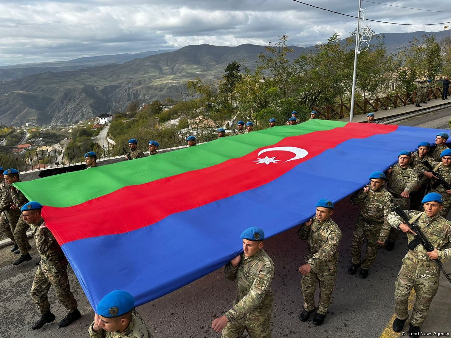 Laçında Zəfər günü ilə bağlı yürüş keçirilib (FOTO)