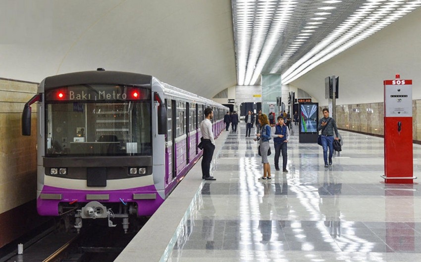 Bakı metrosunda 70 yaşlı sərnişin vəfat edib