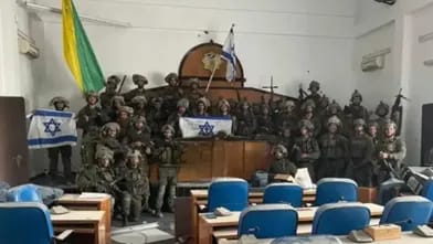 İsrail ordusu Qəzzada parlament binasını ələ keçirdi