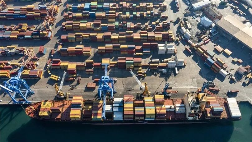 Almaniya idxal etdiyi paltarları yenidən ixrac edir