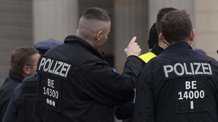 Almaniyada xarici əsilli insanlar daha çox polis yoxlamasına məruz qalırlar