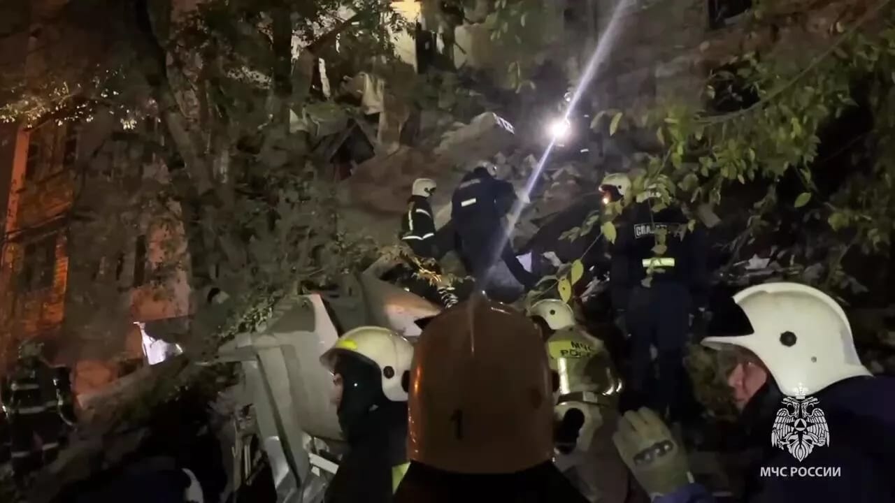 Rusiyanın Həştərxan şəhərində ev uçub: 1 ÖLÜ VAR