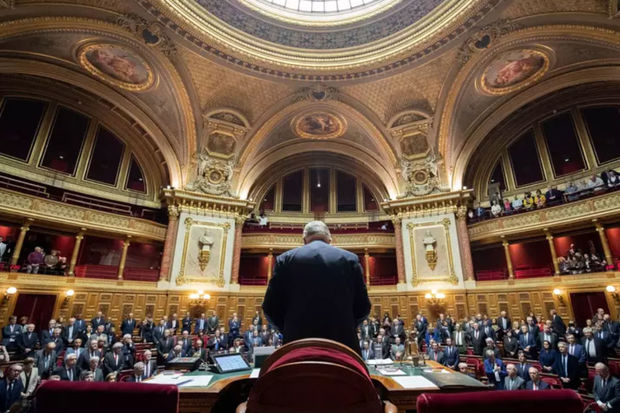 Fransada qalmaqal: 66 yaşlı senator qadın deputata narkotik maddə verərək təcavüz etmək istədi