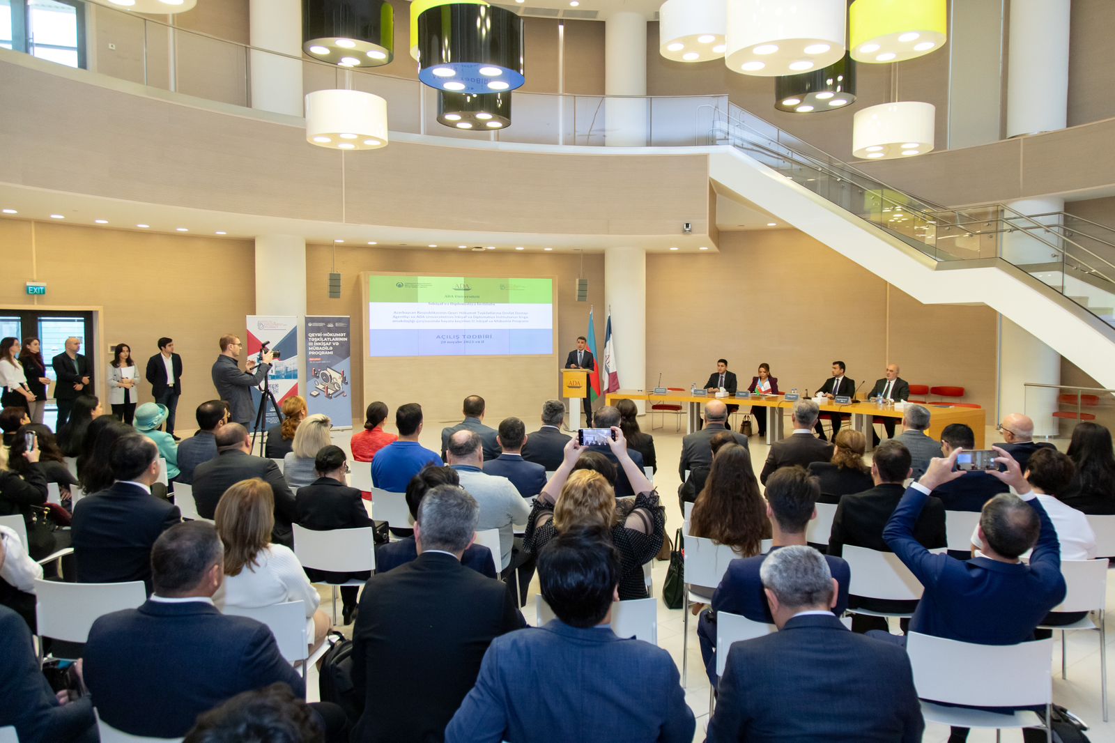 Yeni yaranmış 100 QHT-yə “Layihənin idarə edilməsinin əsasları” təlimi keçirilir