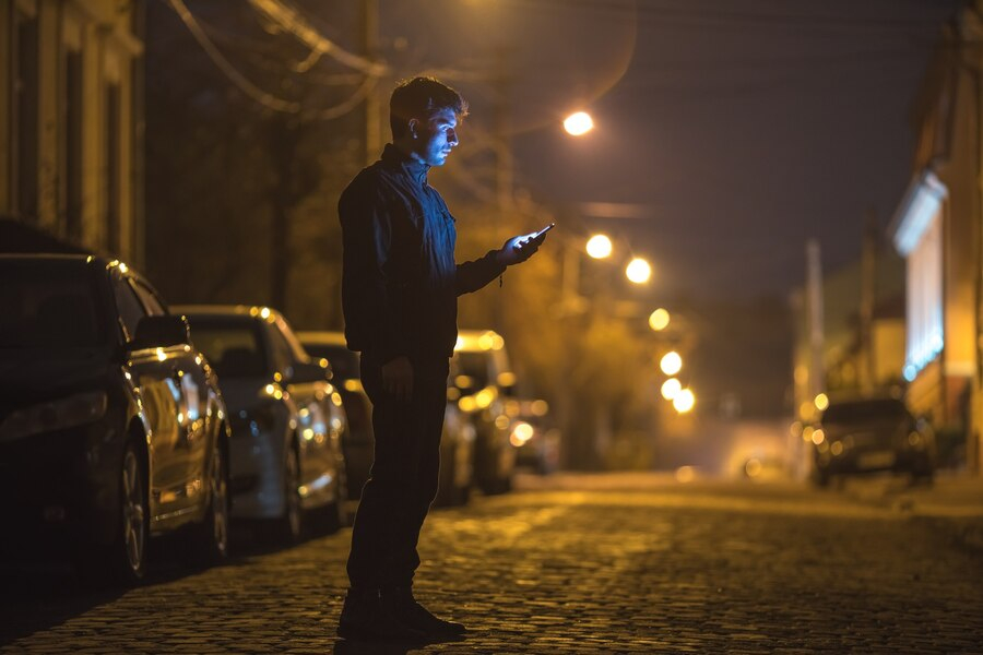 Moskvadan Bakıya gəlib arvadının telefonunda gördüklərindən şok oldu