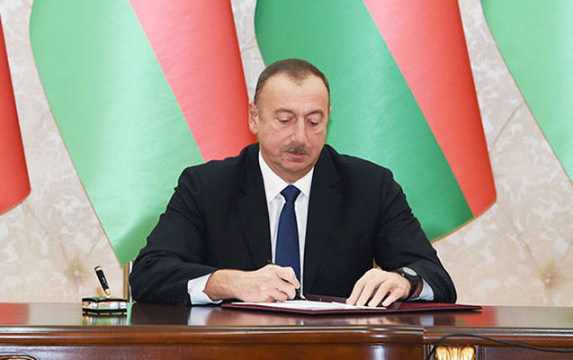 Ədliyyə Nazirliyinin əməkdaşlarına ali xüsusi rütbələr verilib