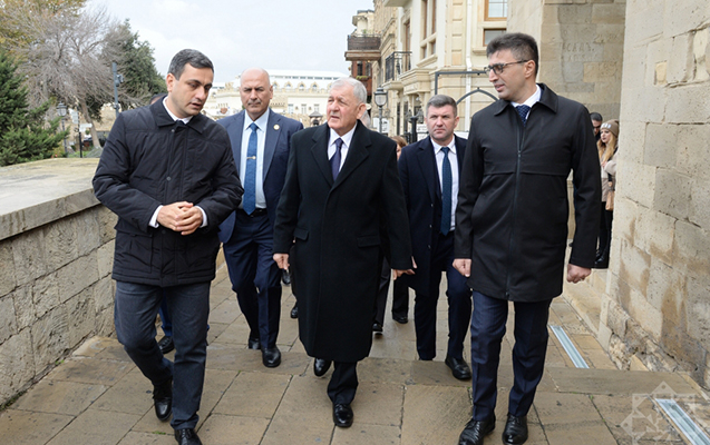 İraq Prezidenti İçərişəhərdə - Fotolar